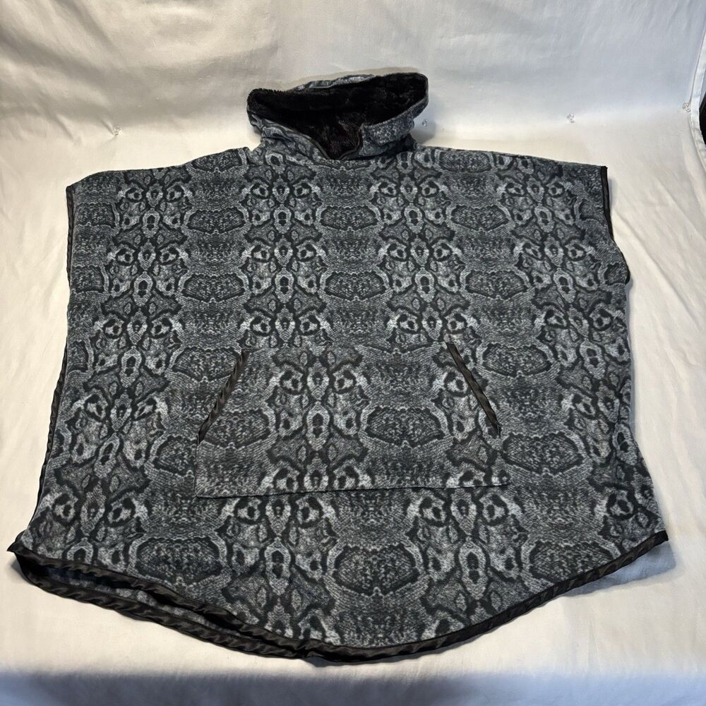 Adrienne Vittadini Snakeskin Print Poncho Cape Faux Fur Hood XL